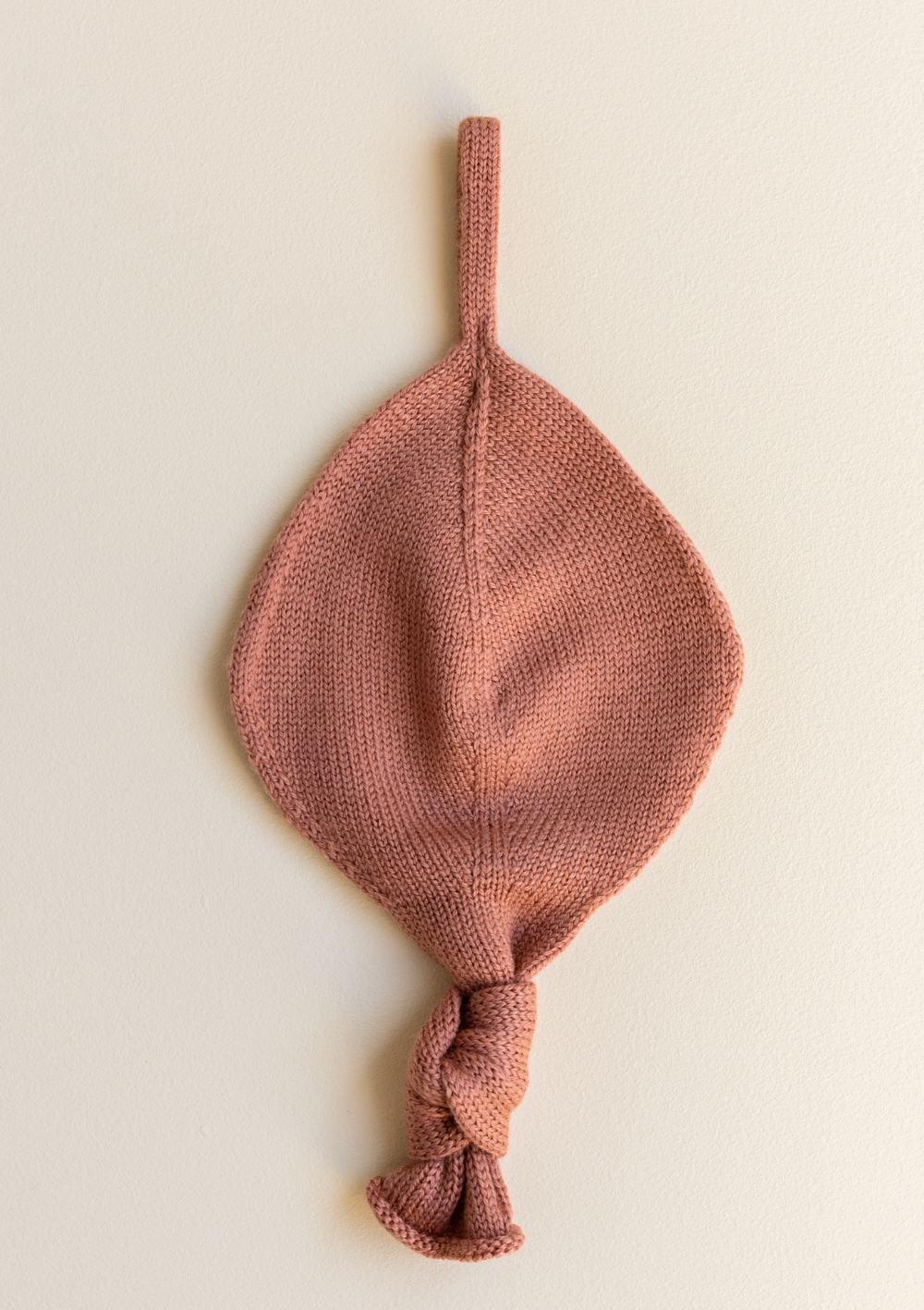 hvid Strick-Schnullertuch 'Titi Comforter' brick