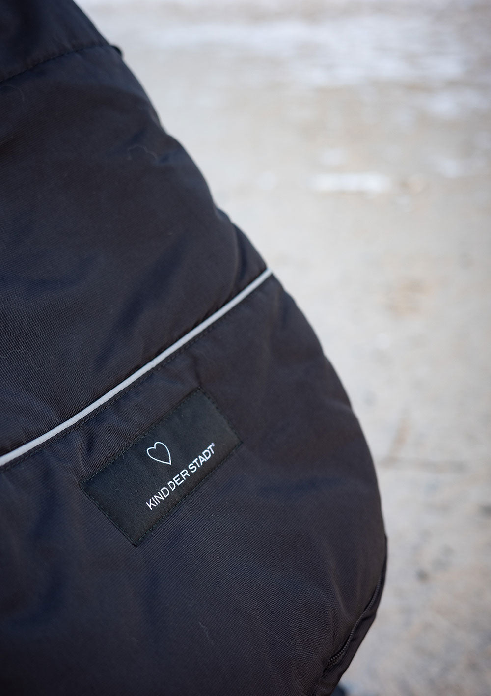 Premium Lammfell-Fußsack midnight black