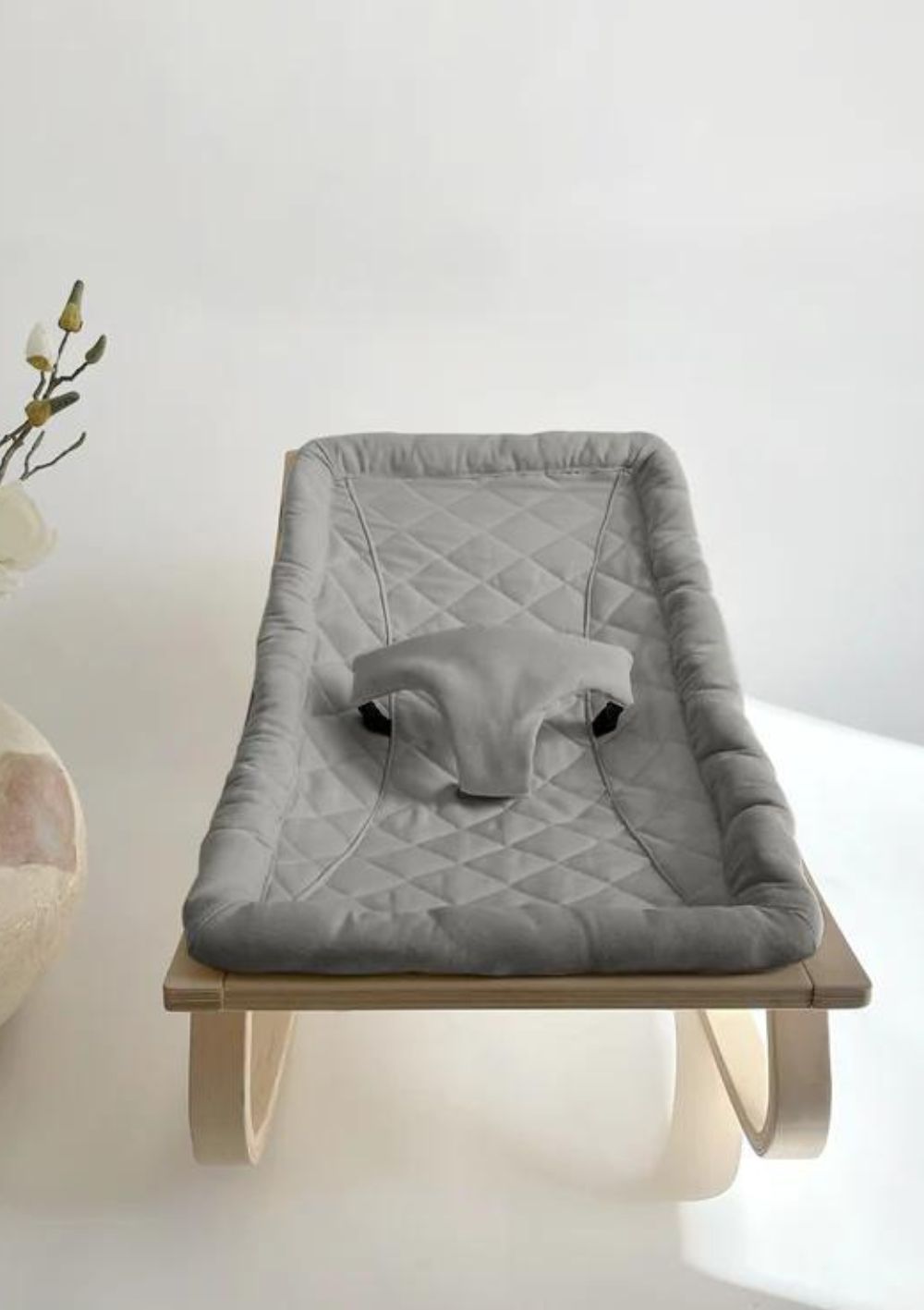 Unique Love Babywippe Moon grey mit Spielbogen