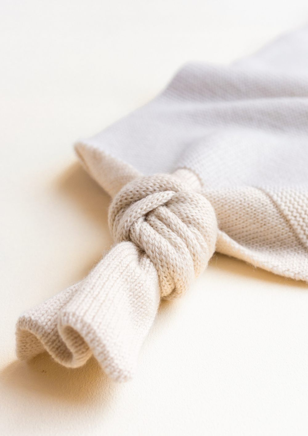 Hvid Strick-Pucksack Cocoon Cream