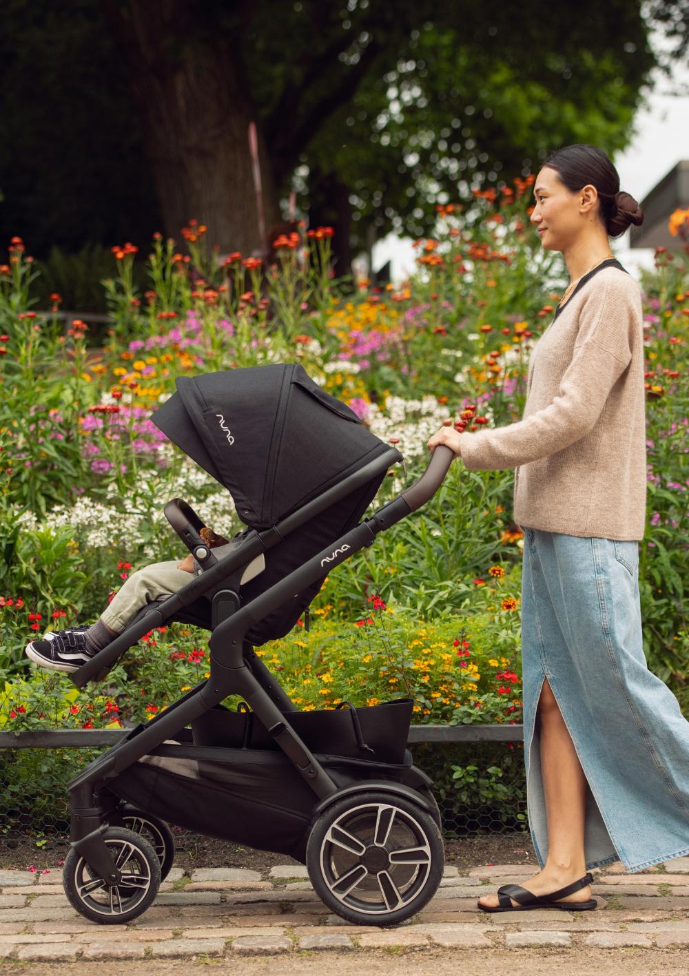 Nuna DEMI next Kinderwagen Caviar