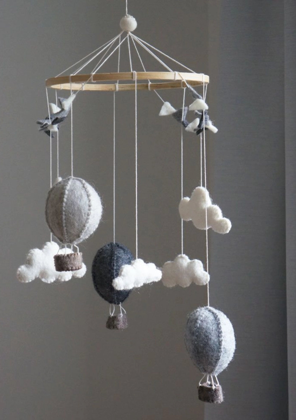 Gamcha Mobile 'Air Balloons/Pennants' Grey