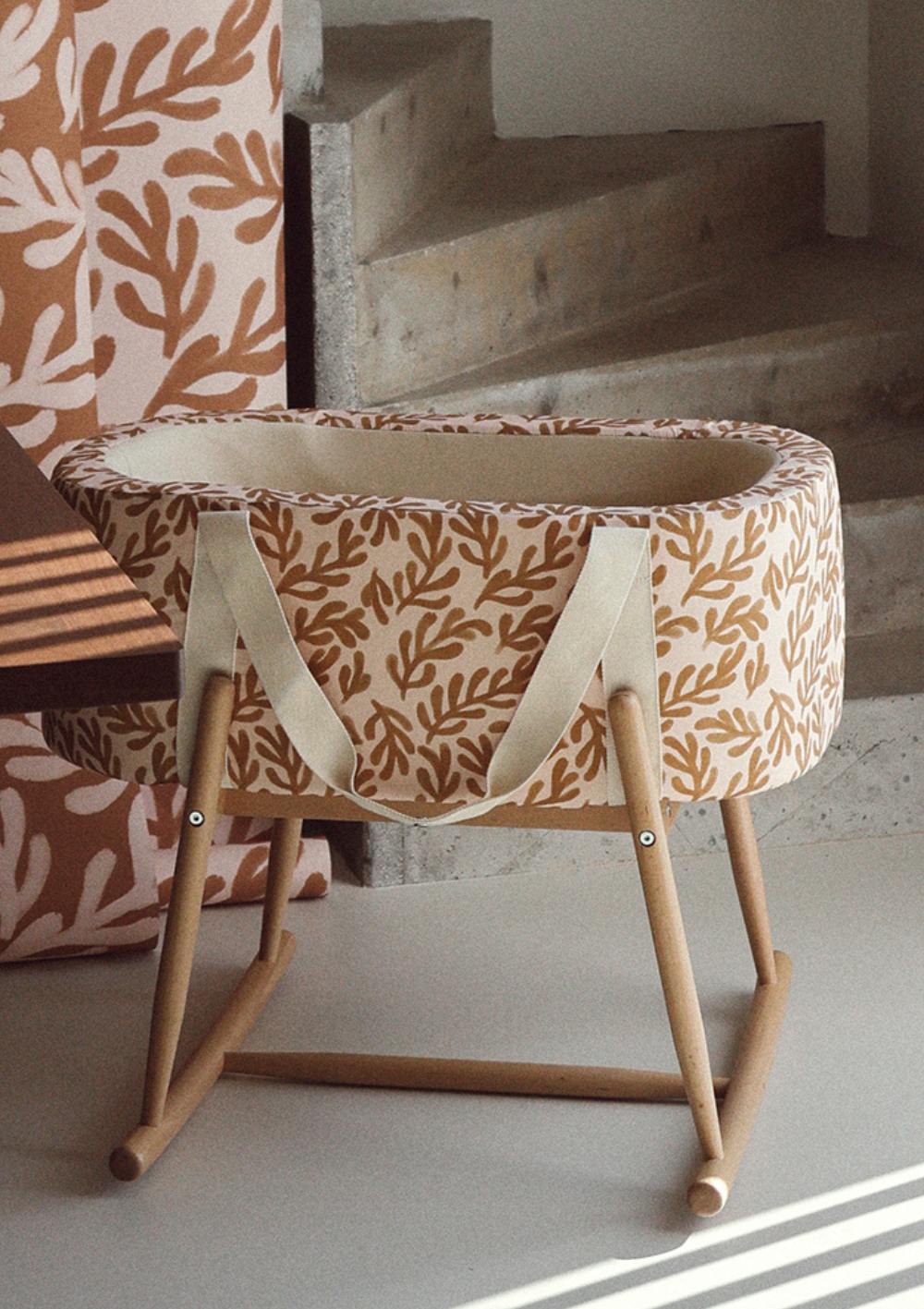 Charlie Crane Moseskorb 'Kuko' Season Paper