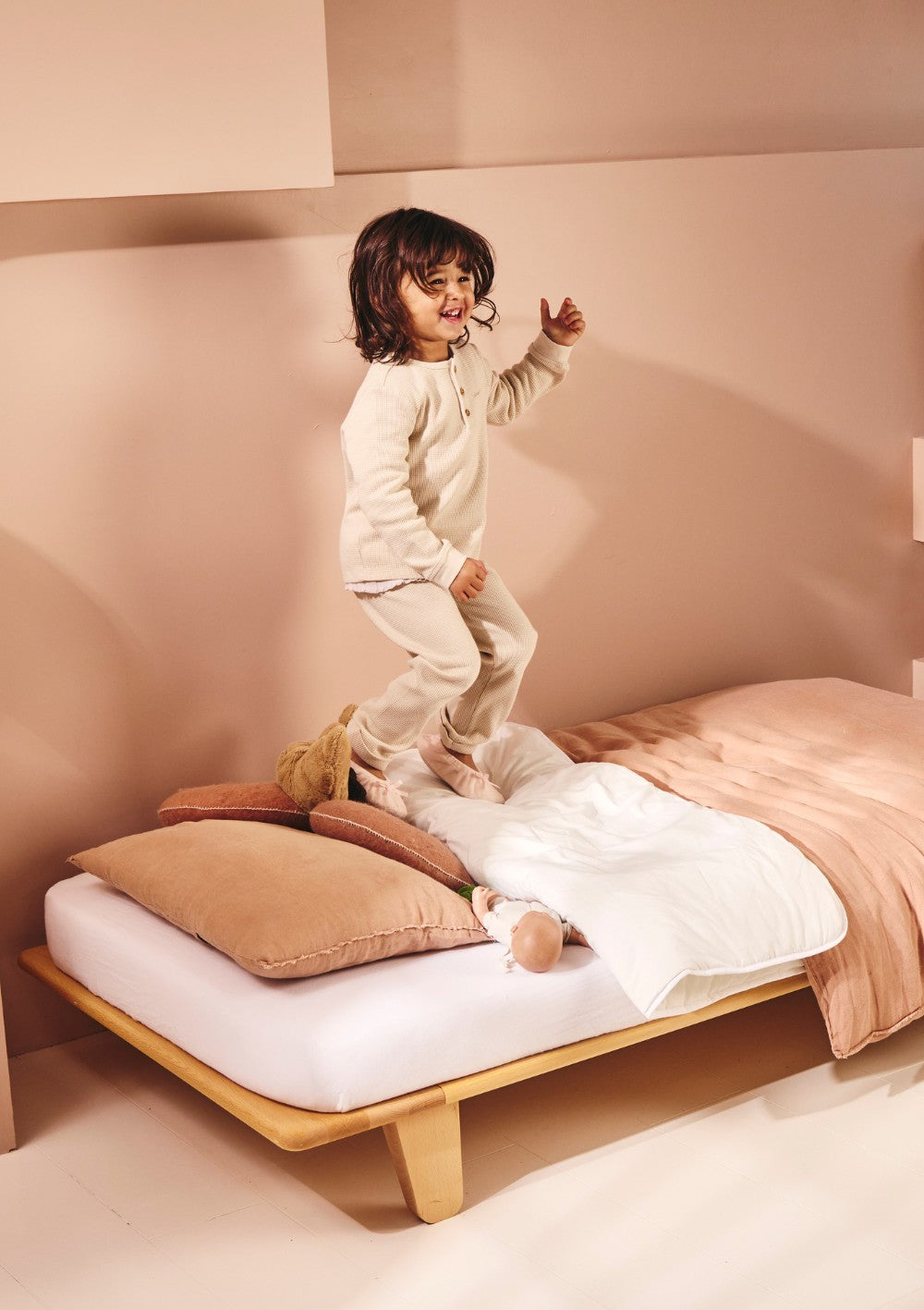 Charlie Crane Juniorbett 'Yomi'