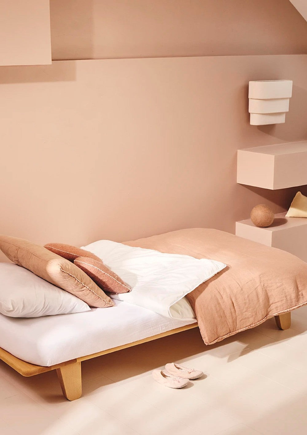 Charlie Crane Juniorbett 'Yomi'