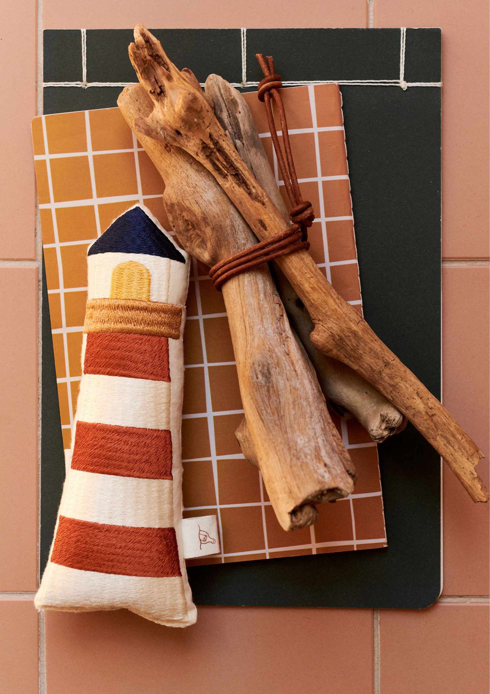 Dear April Rassel Leuchtturm 'Klint'