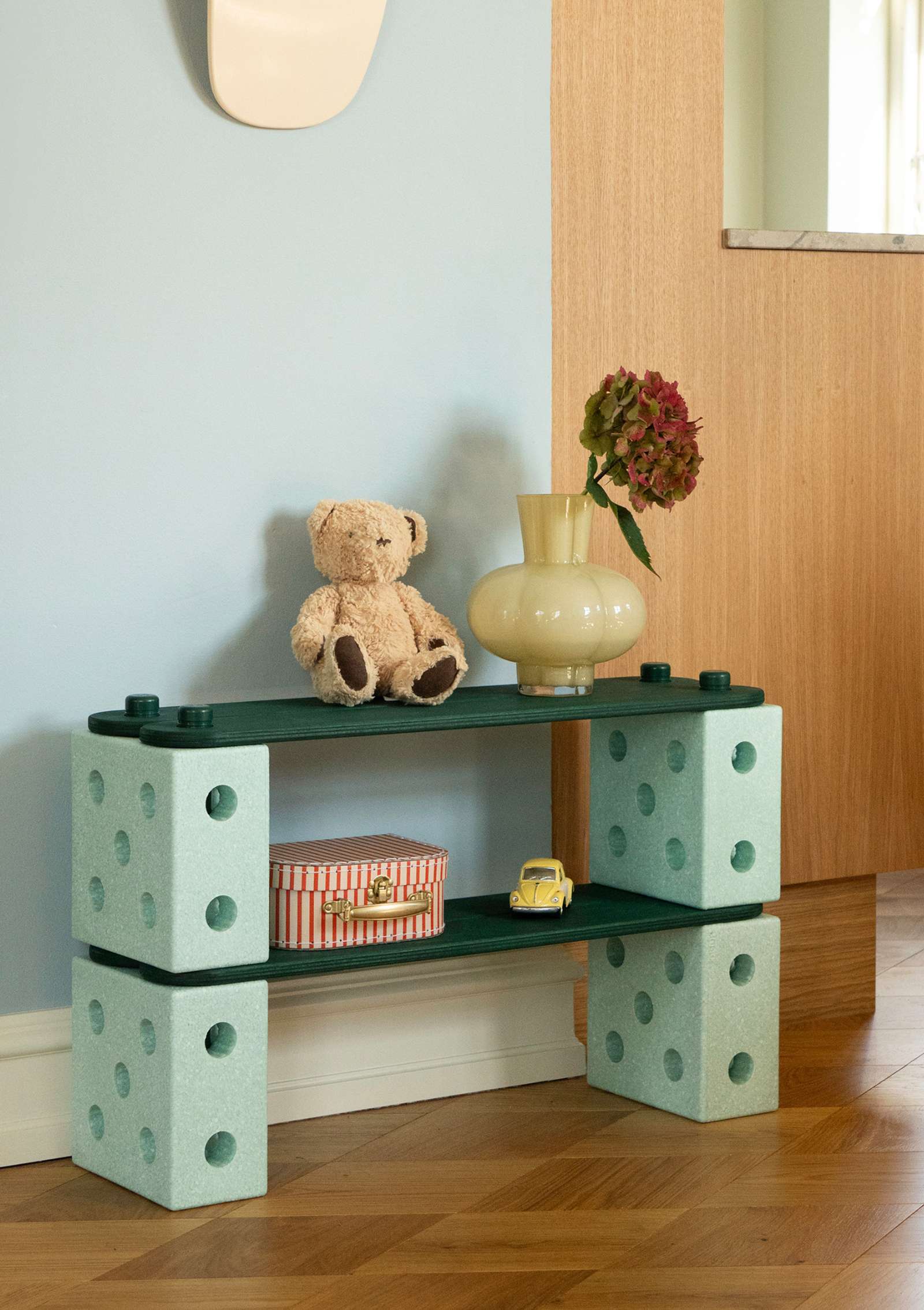 MODU 2er Set Balancierbalken Forest Green fungieren als Ablagen in selbst gebautem Regal