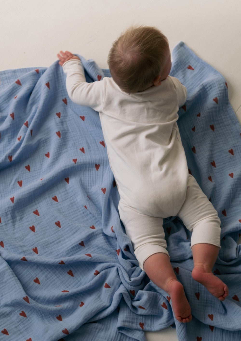 Studio Noos Musselin Mulltuch 'Swaddle Print Large' Light Blue Hearts 120 x 120 cm