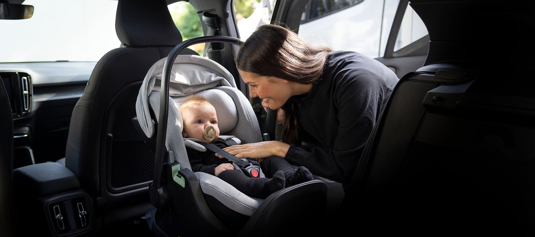Sicher ab Geburt - Babyschalen entdecken, im Bild: Thule Babyschale