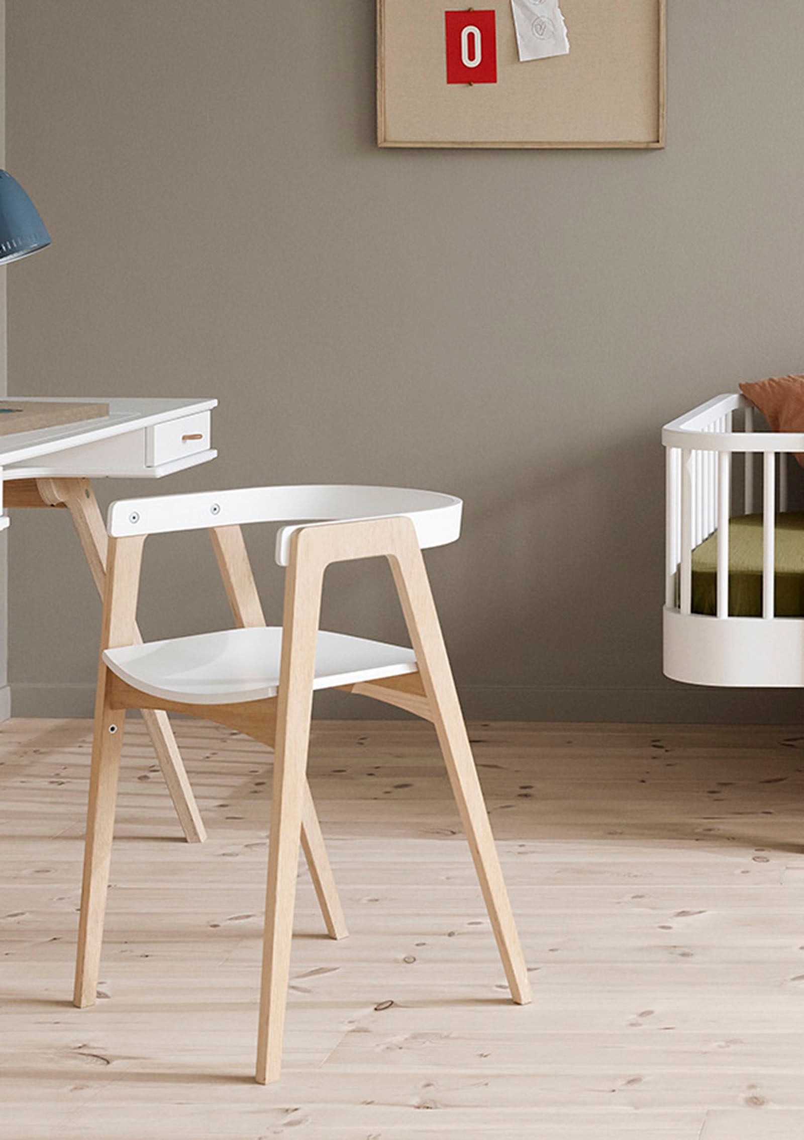 Oliver Furniture Wood Armlehnstuhl