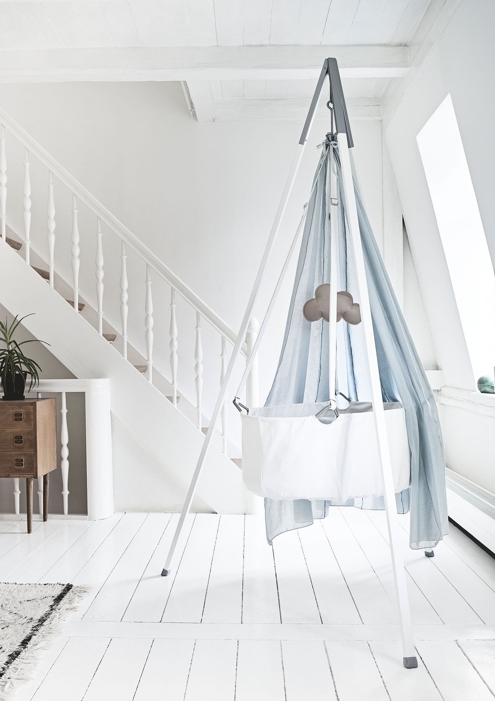 Classic Wiege Set mit Stativ Weiß/Weiß