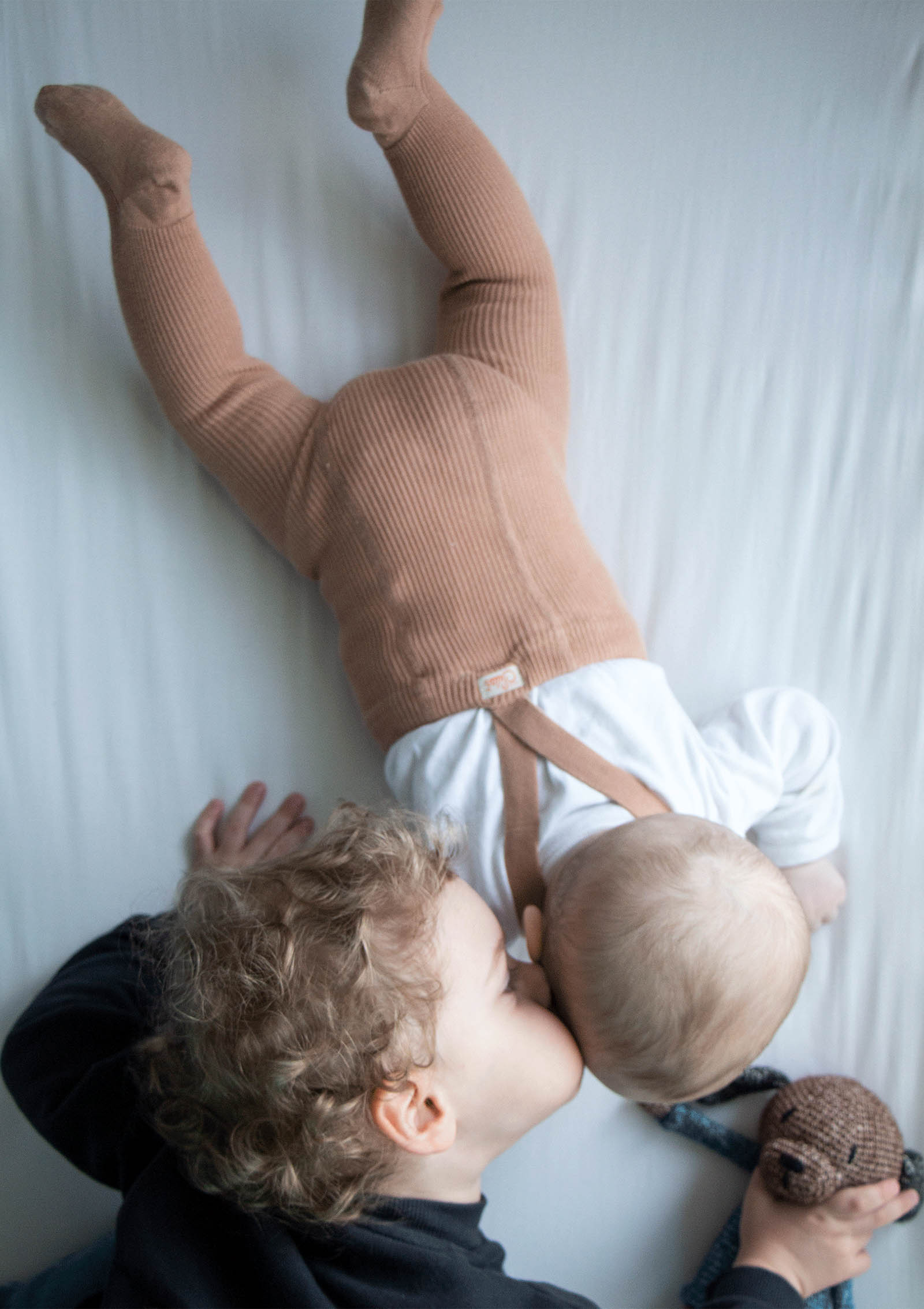 Strumpfhose mit Trägern mit Fuß light brown rose