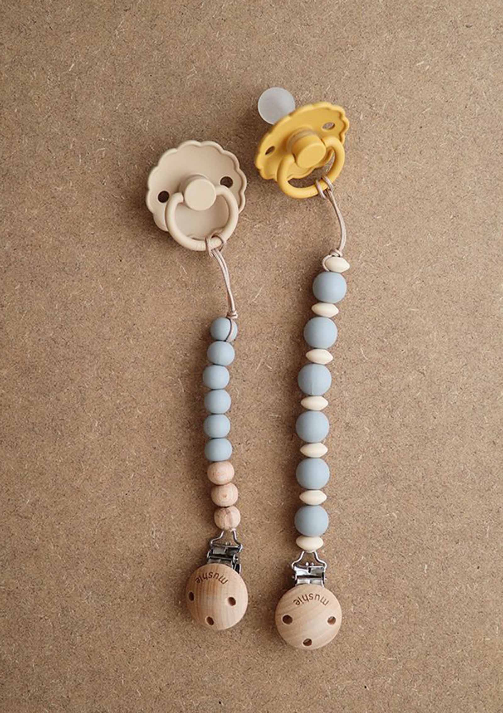 mushie Schnullerkette Ari Stone
