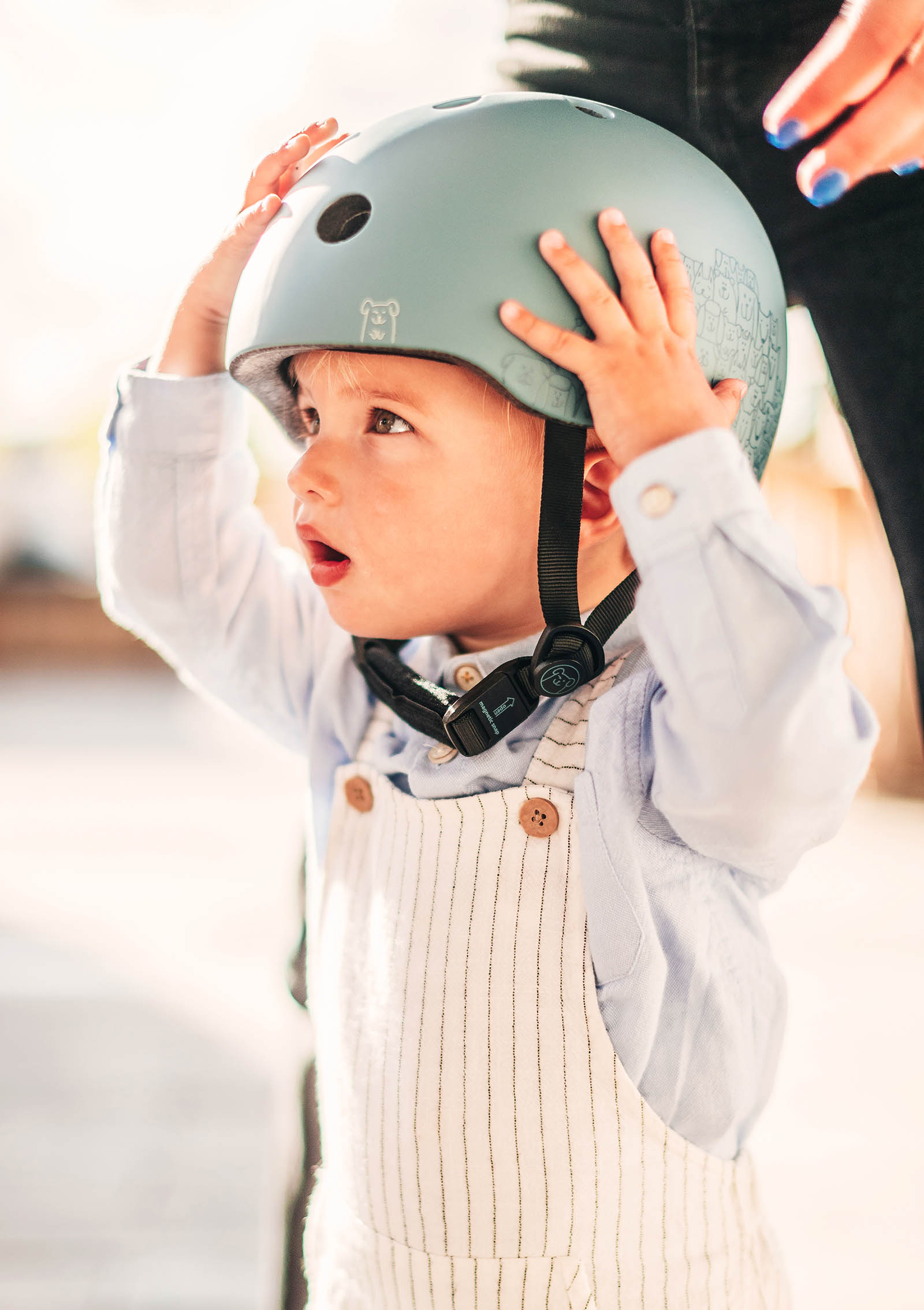 Scoot an Ride reflektierender Helm forest