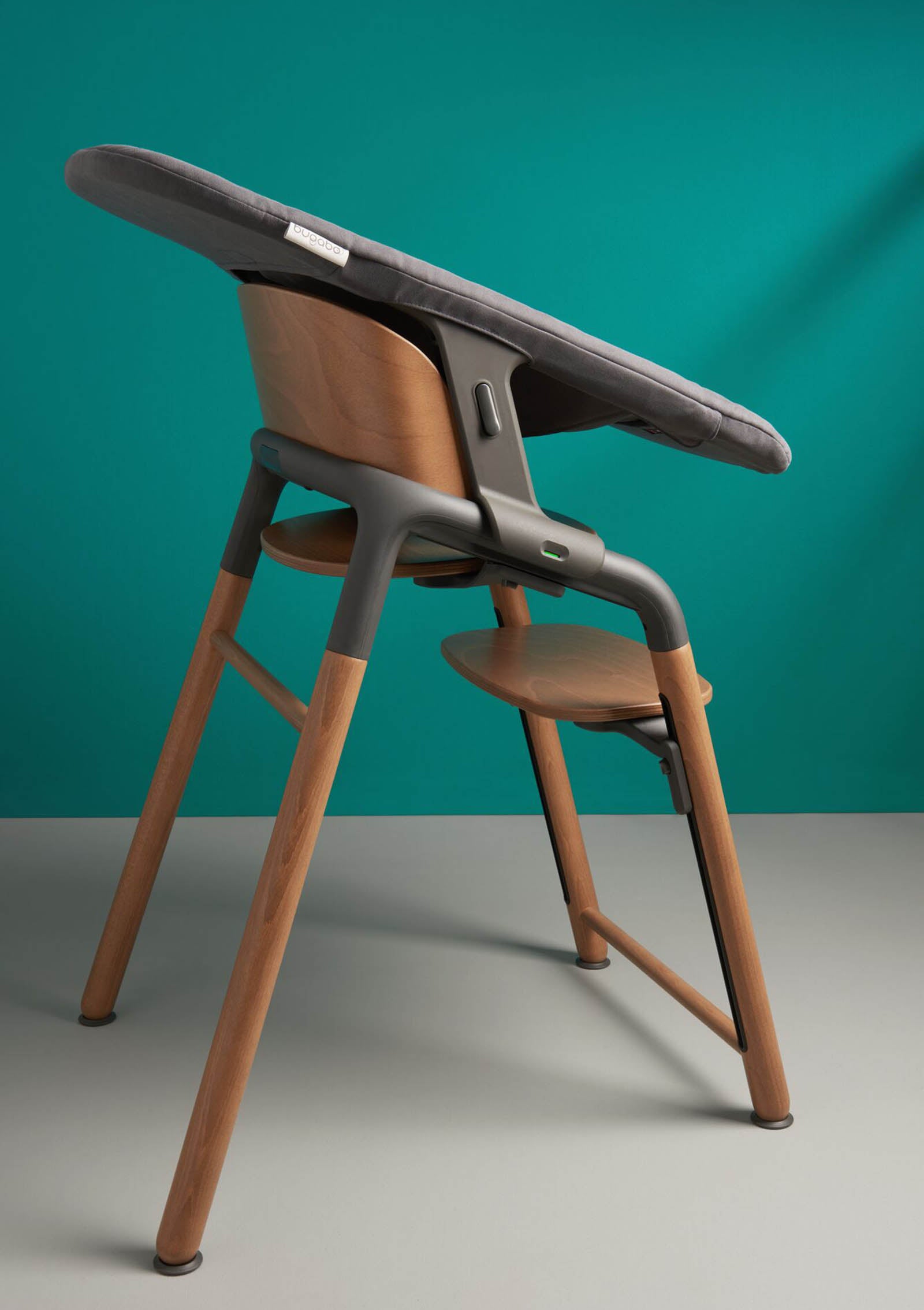 bugaboo Giraffe Stuhl wames Holz / grau inkl. Neugeborenen-Set