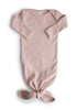 Geknotetes Babykleid blush