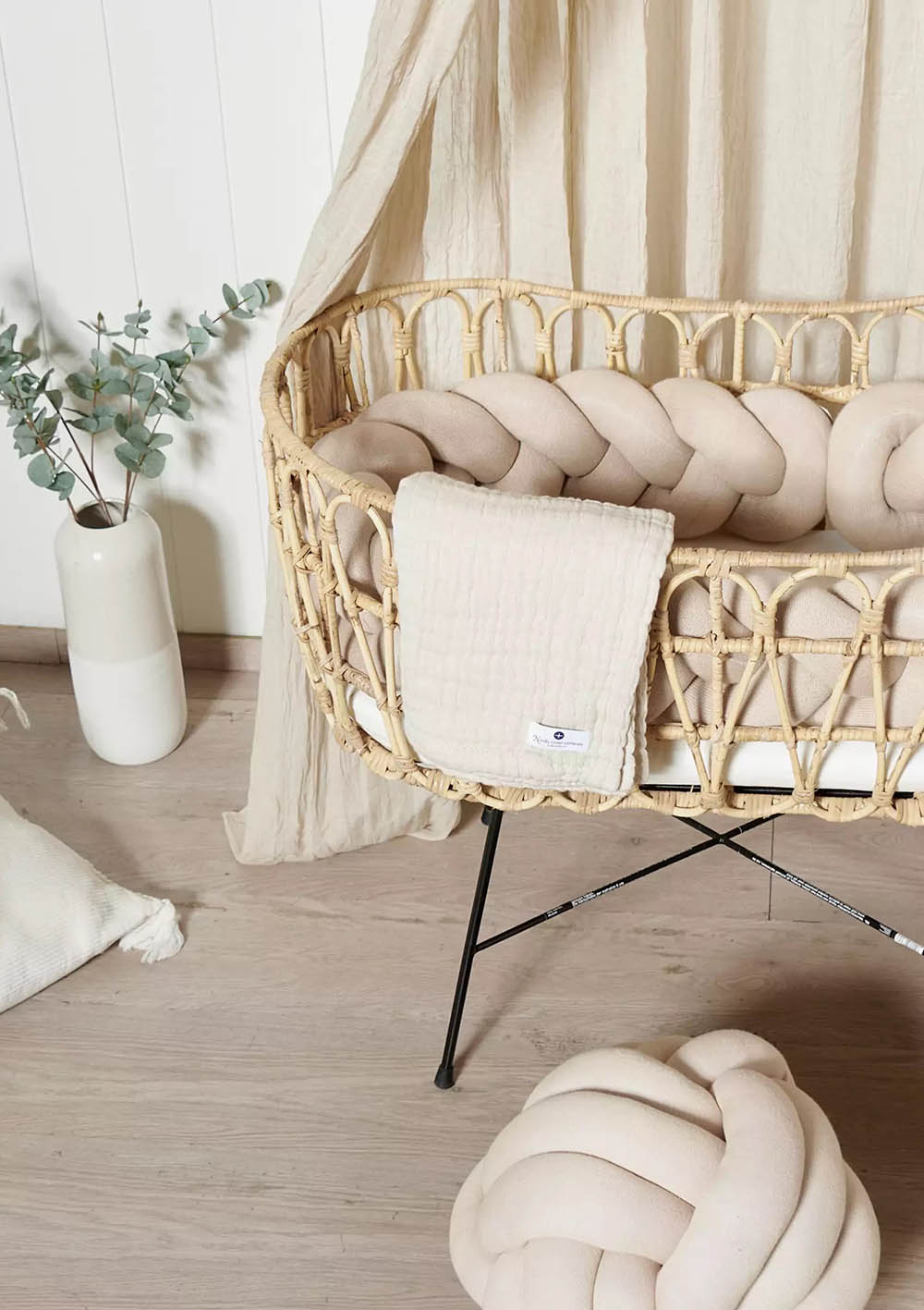 Bettschlange geflochten sand