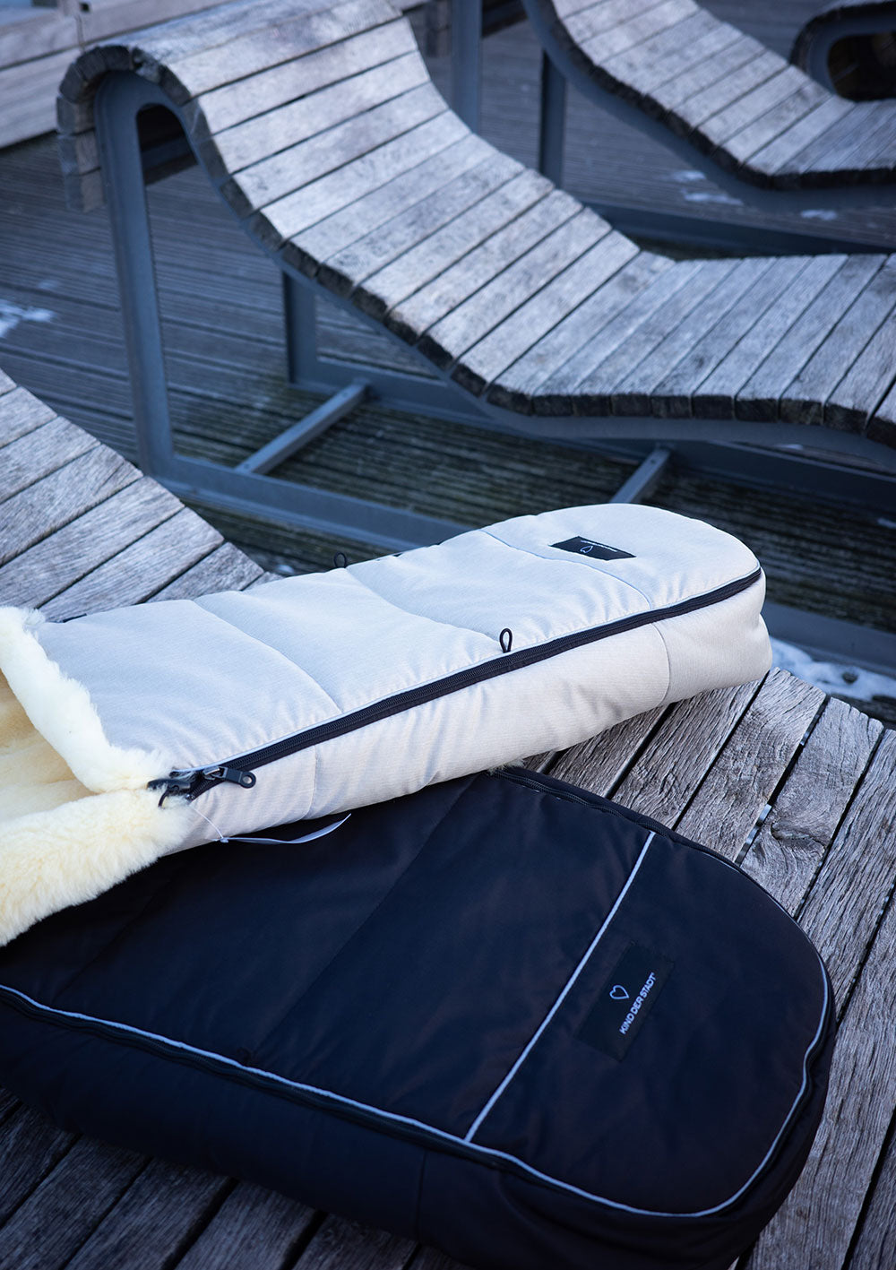 Premium Lammfell-Fußsack midnight black