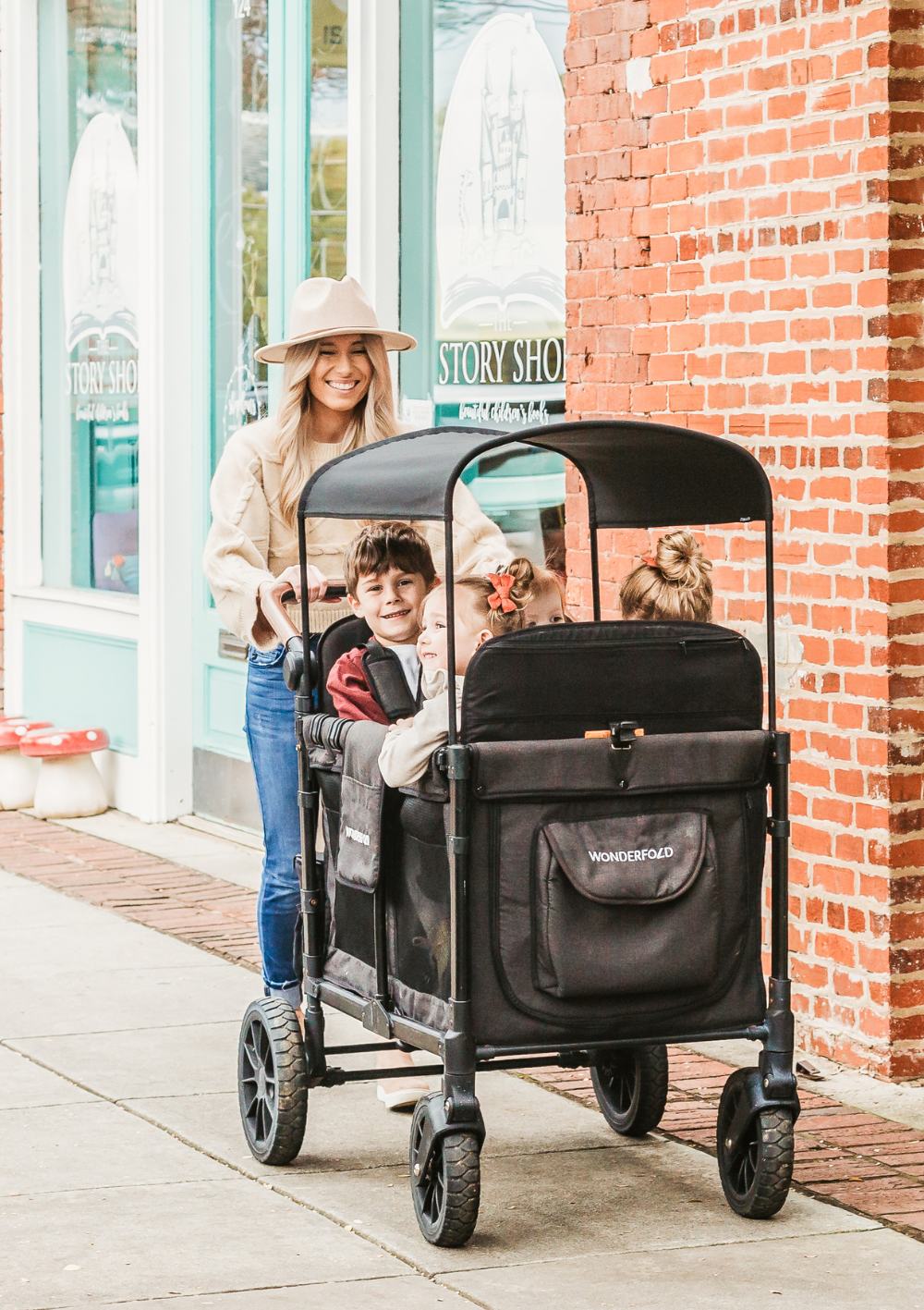 WonderFold W4 Luxe Kinderwagen 4-Sitzer