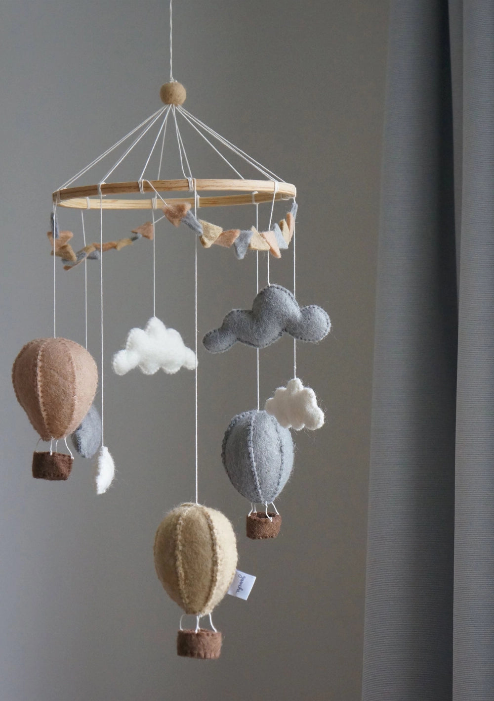 Gamcha Mobile 'Air Balloons/Pennants' Beige