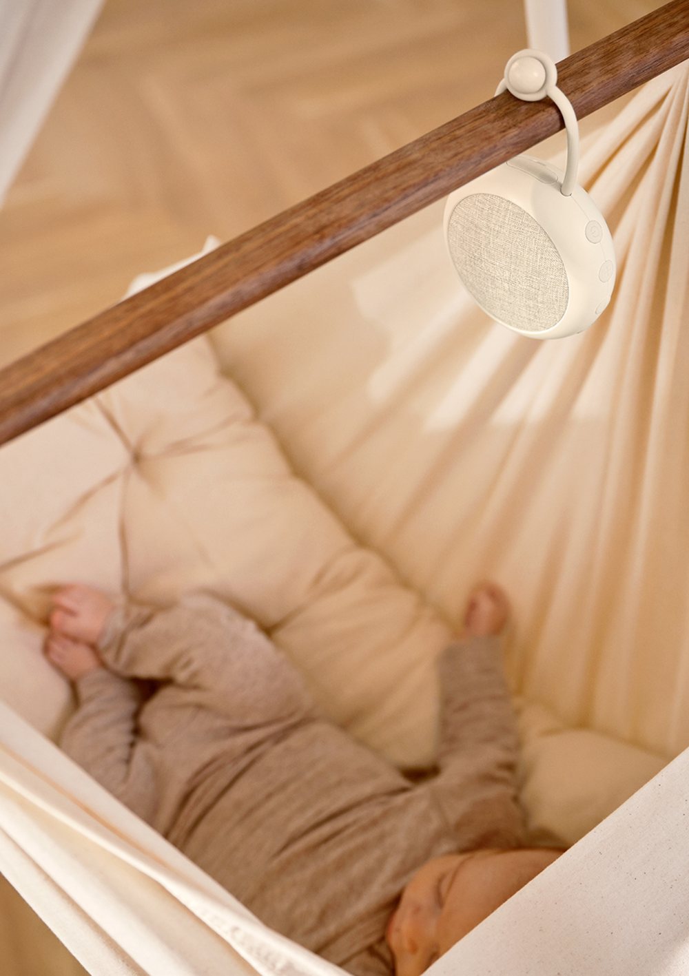 Moonboon 'White Noise' Machine Cream White