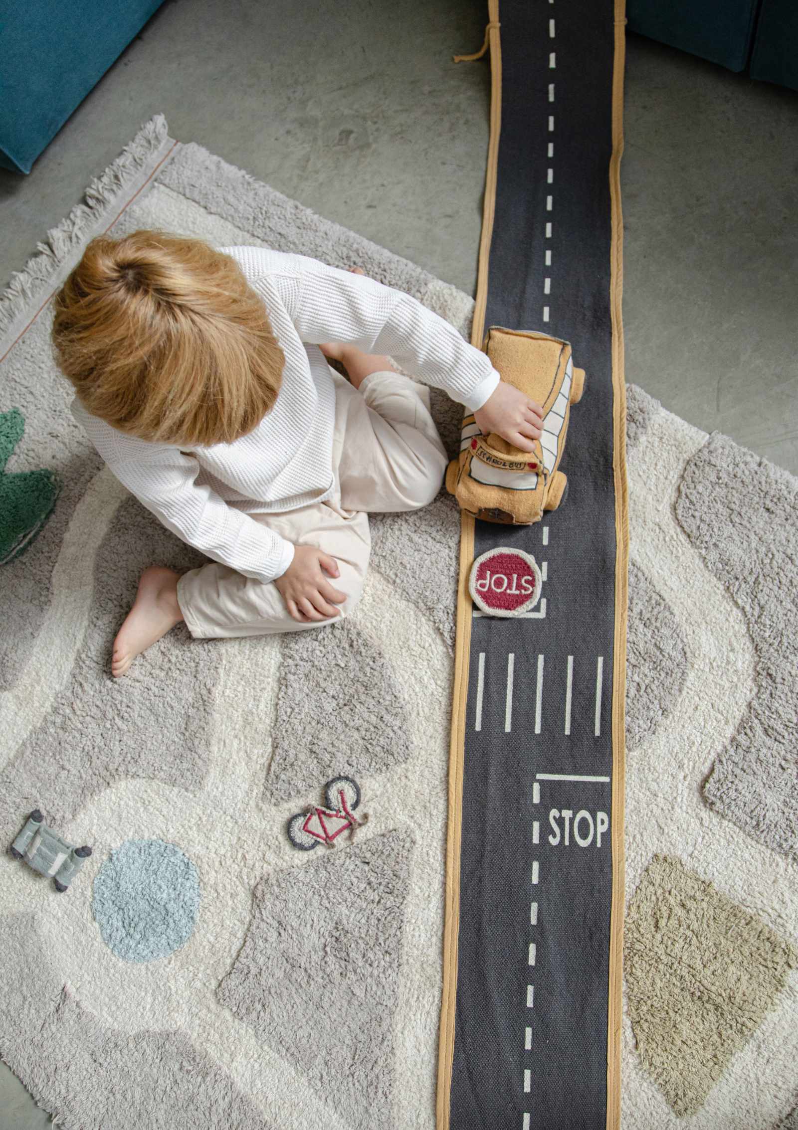 Lorena Canals Spiel-Set 'Ride & Roll' School Bus
