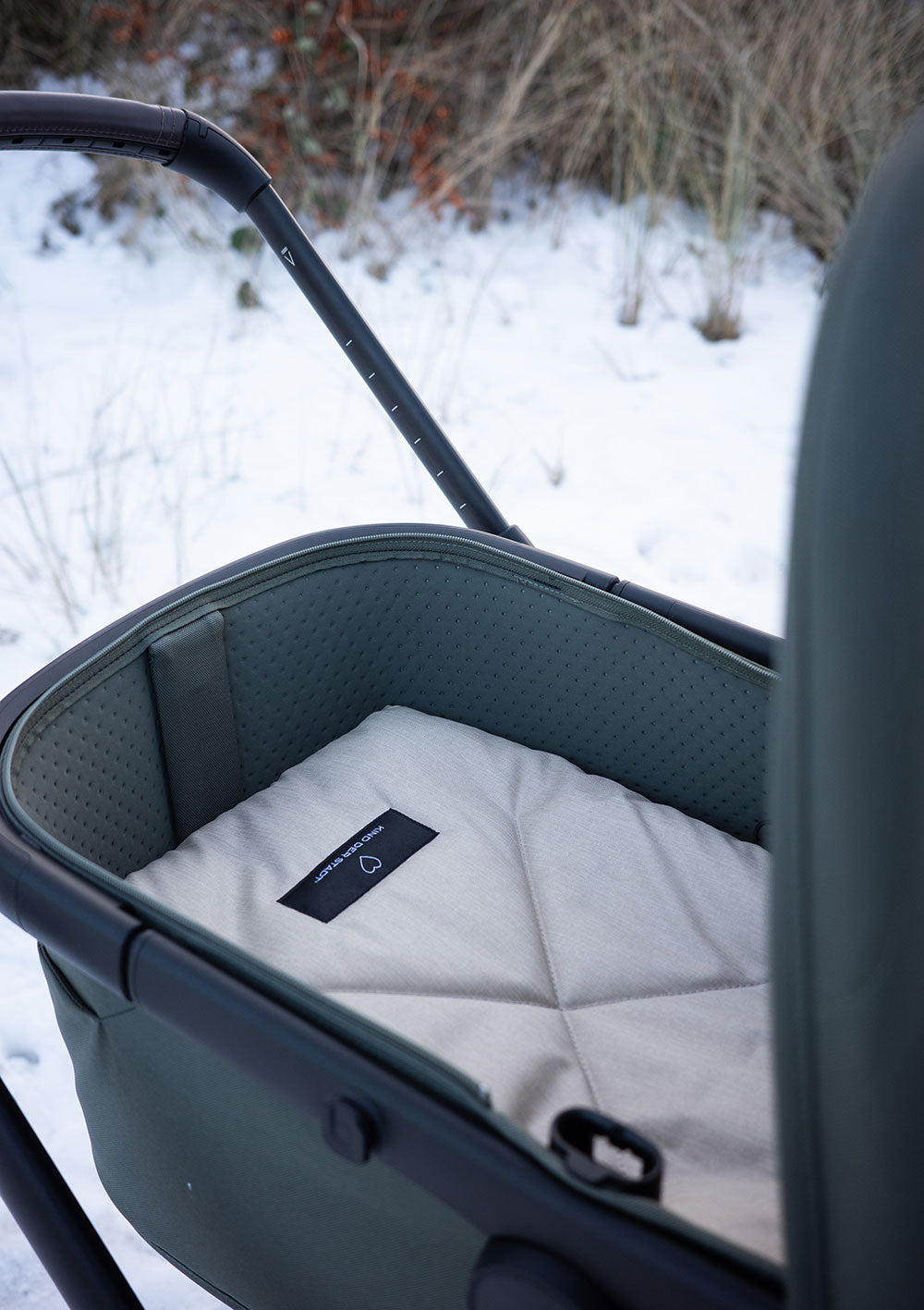 Premium Lammfell-Fußsack für Babywanne & Kinderautositz Limited Edition dune-beige