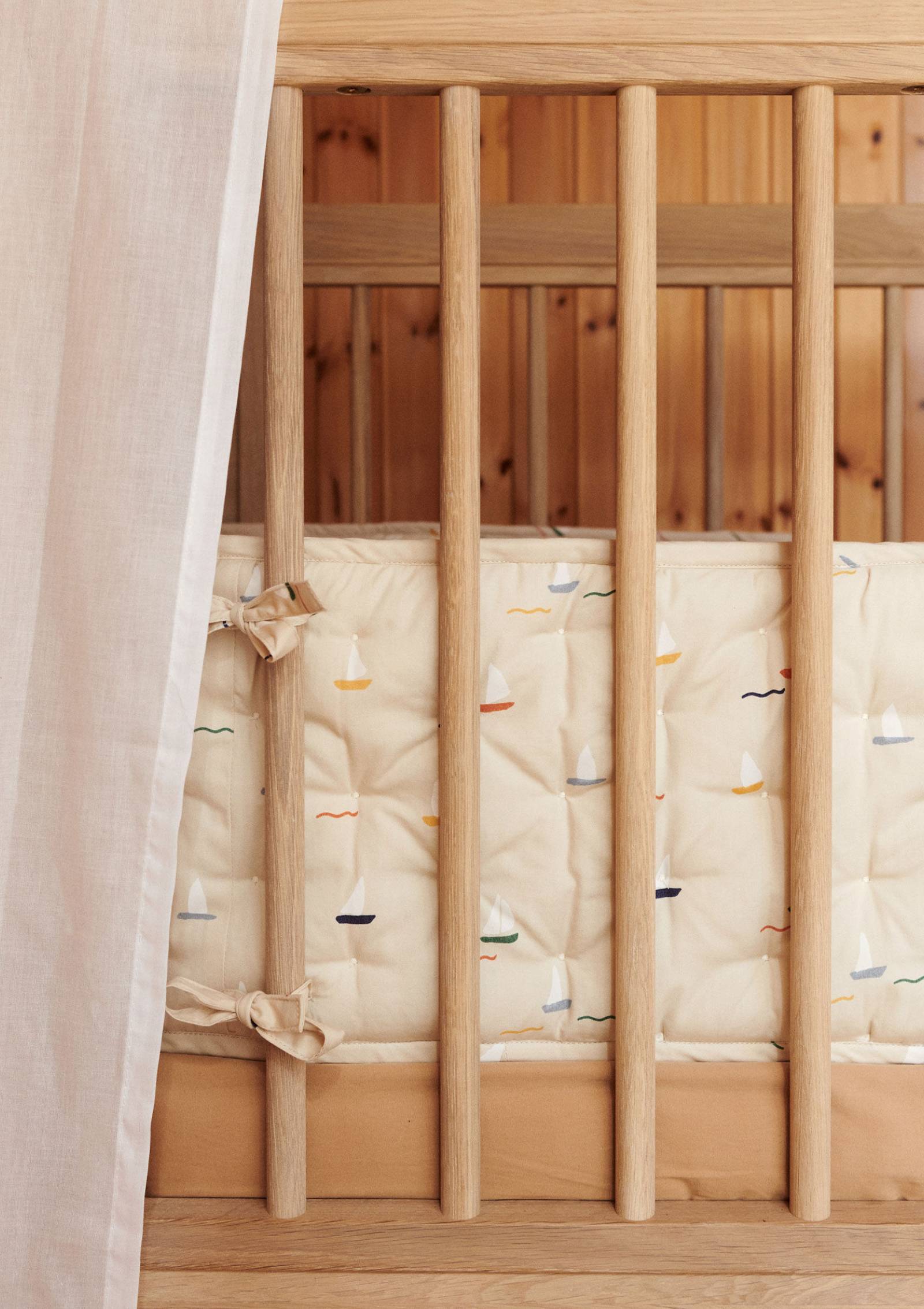 Dear April Bettnestchen 'Nori' Pond Boats