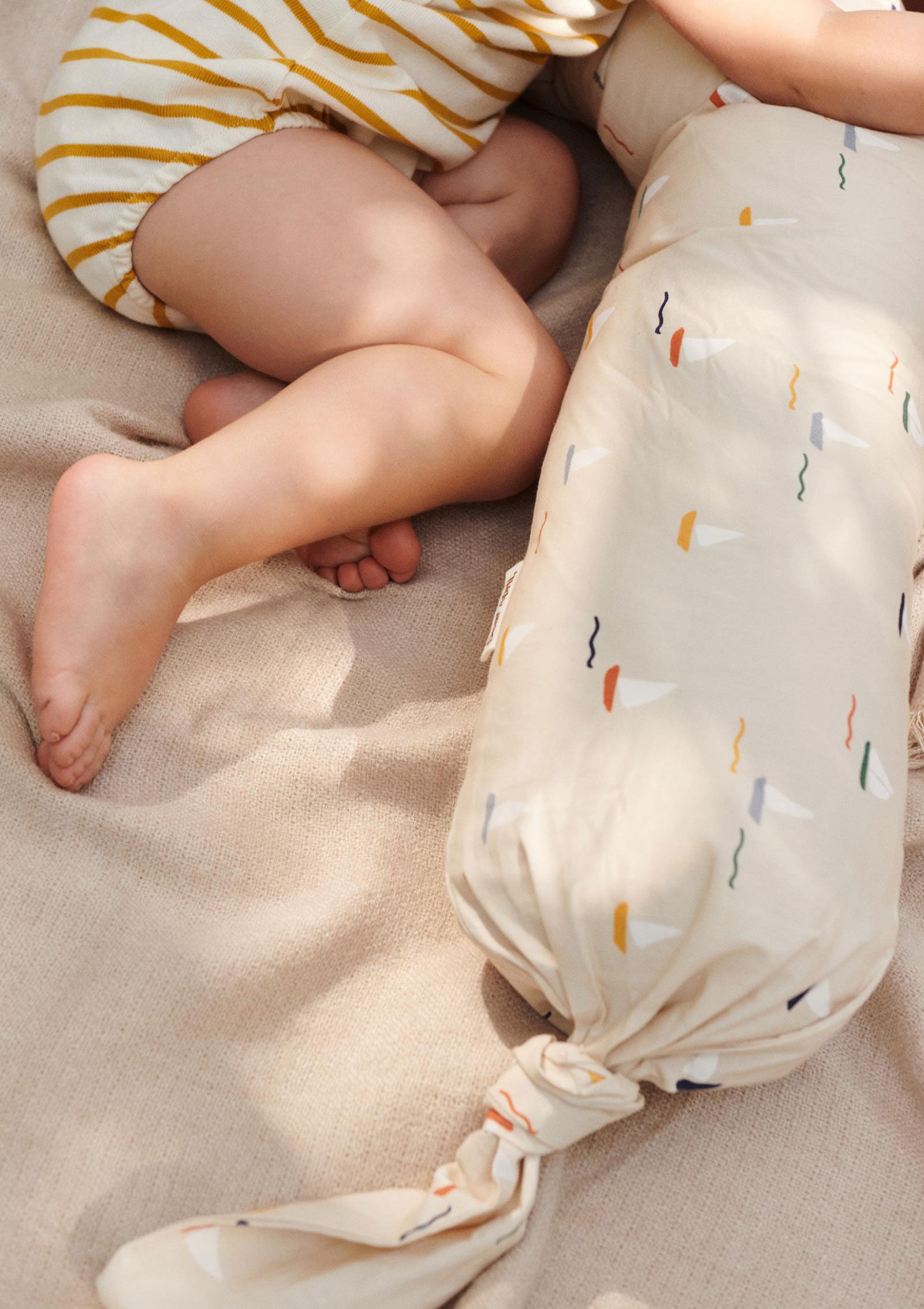 Dear April Bettschlange 'Skye' Pond Boats