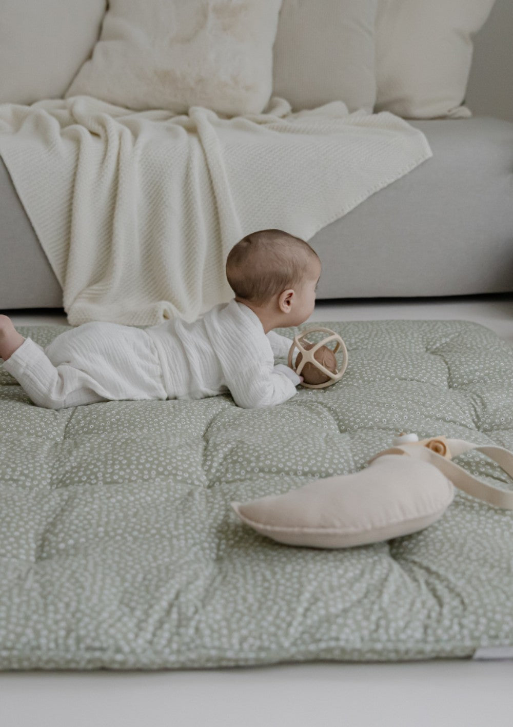 emma & noah Krabbeldecke Blume Salbei 120 x 120 cm