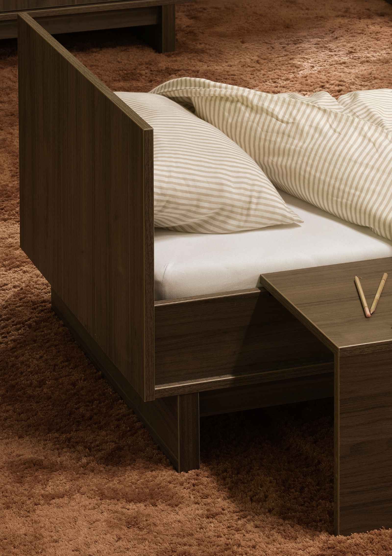 Quax Junior Erweiterungsset 'Kyo' Walnut – Ausschnitt Juniorbett mit Ablage