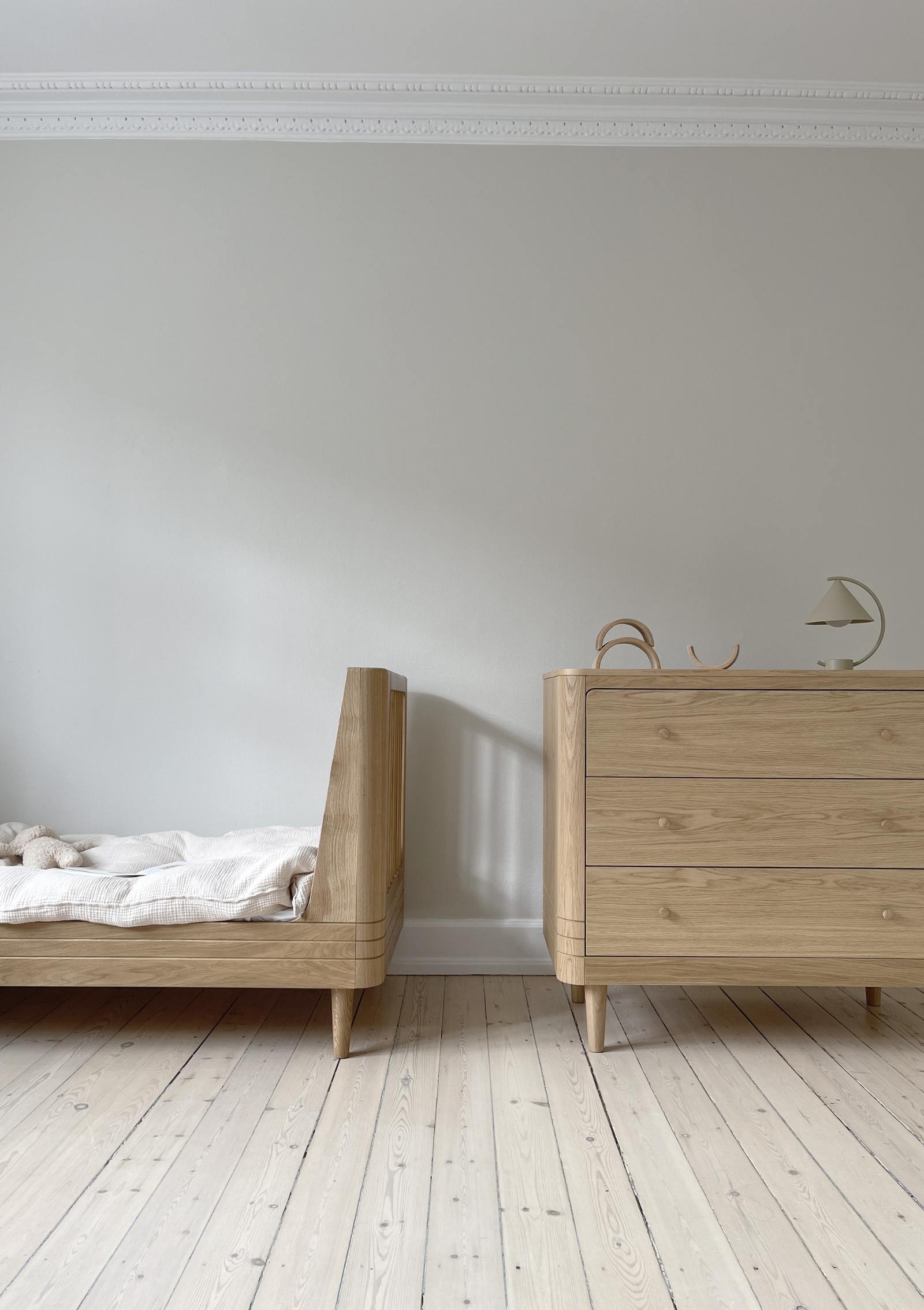 Junior Erweiterungsset für 'Nature Baby Bed 2.0' Eiche und Kommode 'Nature Dresser 2.0' Eiche
