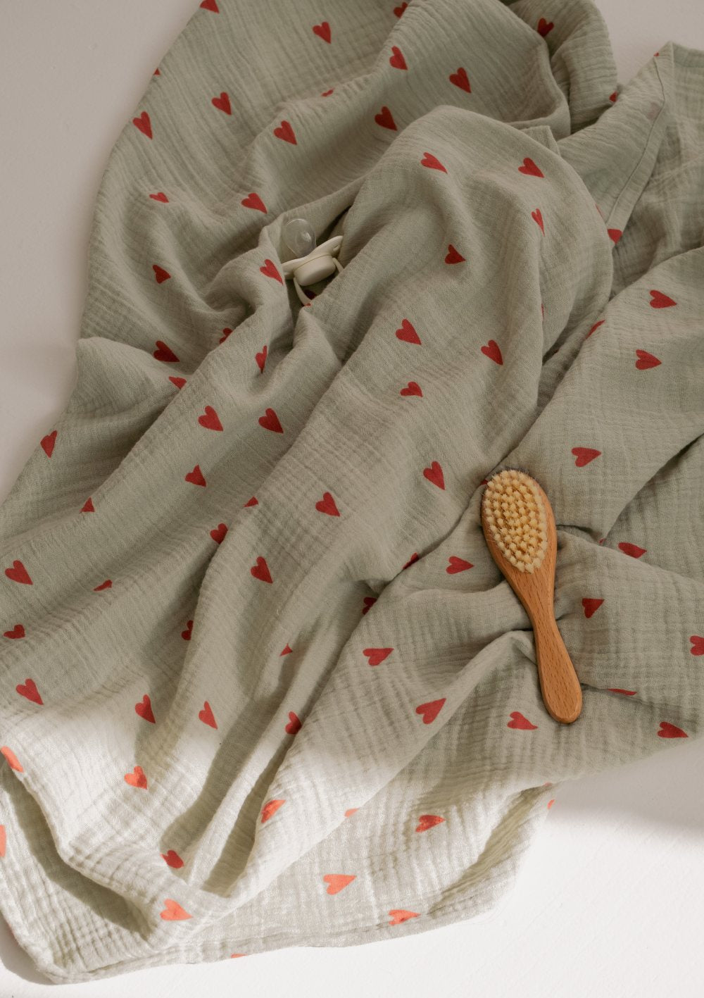 Studio Noos Musselin Mulltuch 'Swaddle Print Large' Green Hearts 120 x 120 cm