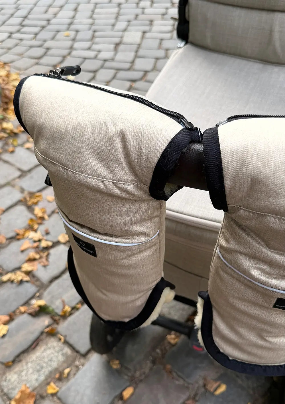 KIND DER STADT Premium Lammfell-Handwärmer dune beige