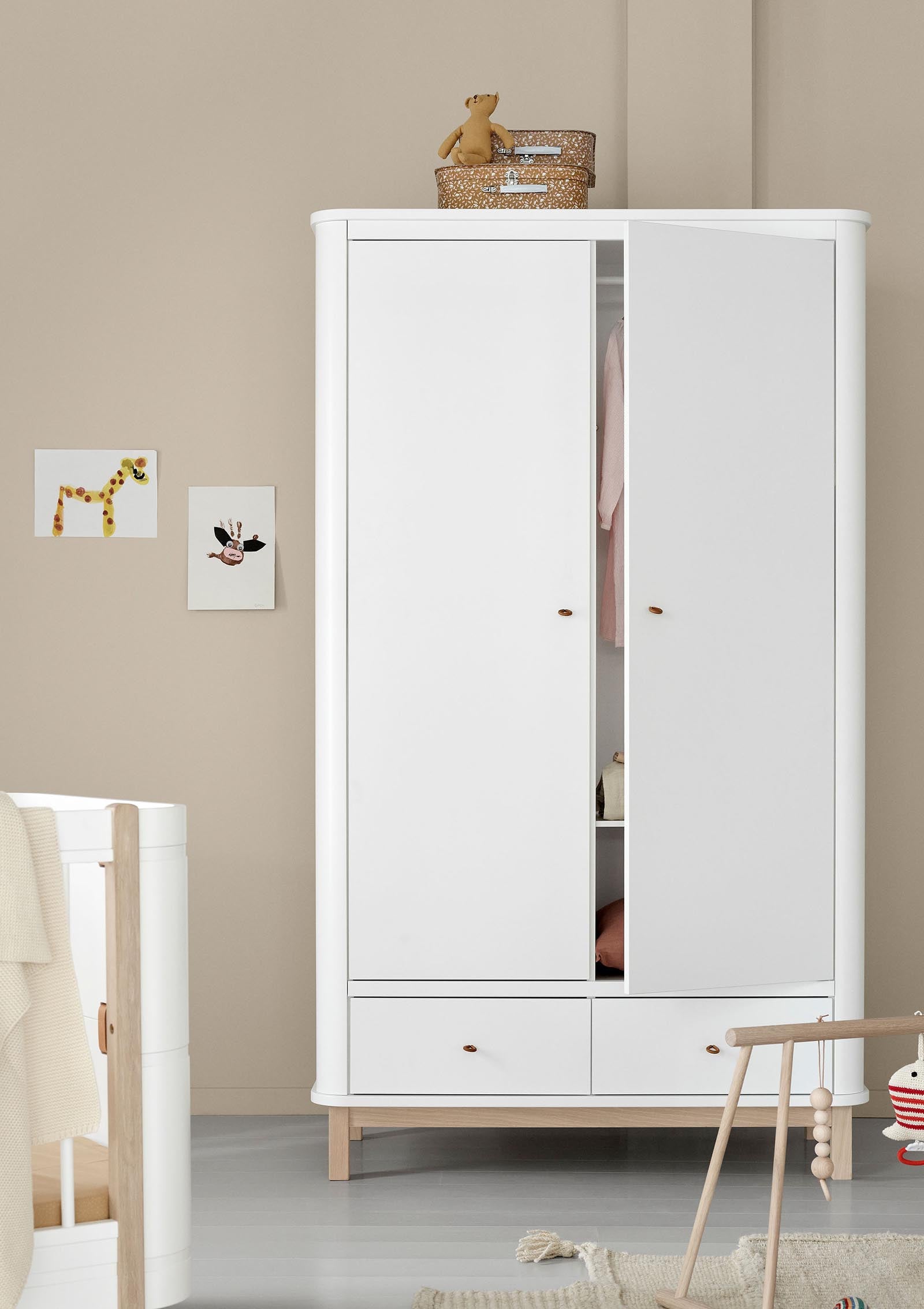 oliver furniture kleiderschrank 2-türig weiß / eiche