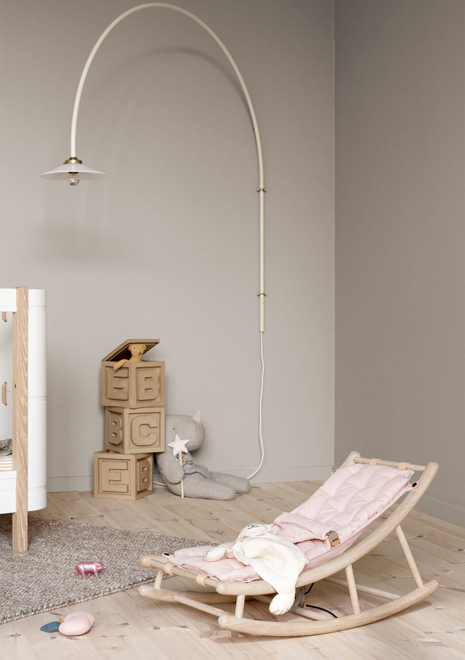 'Wood' Baby- & Kleinkind-Wippe Eiche/rosa